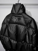「BLACK MIRROR」Radiating Panel Stand-Collar Down Jacket